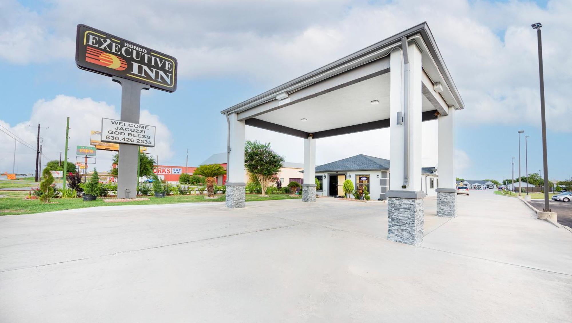 Executive Inn Hondo Exterior photo