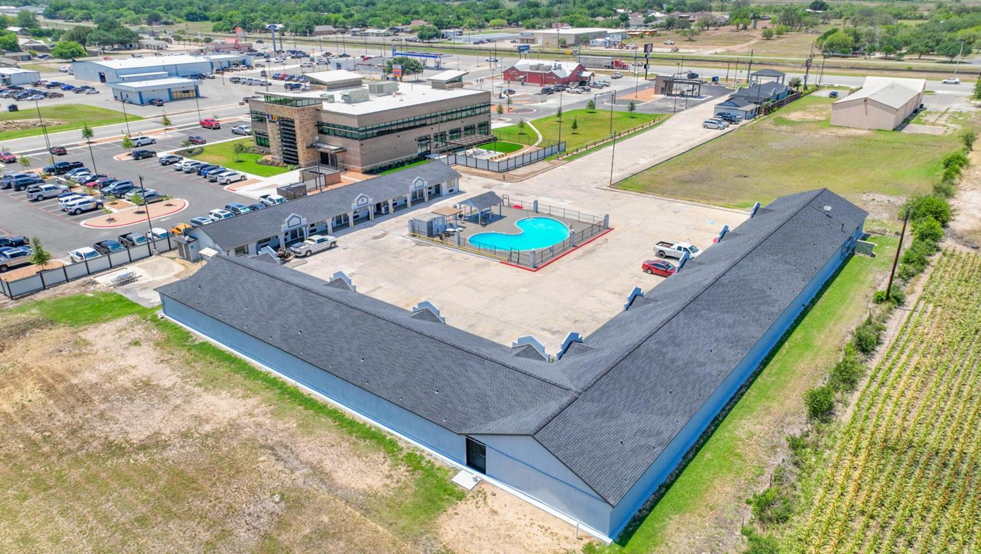 Executive Inn Hondo Exterior photo