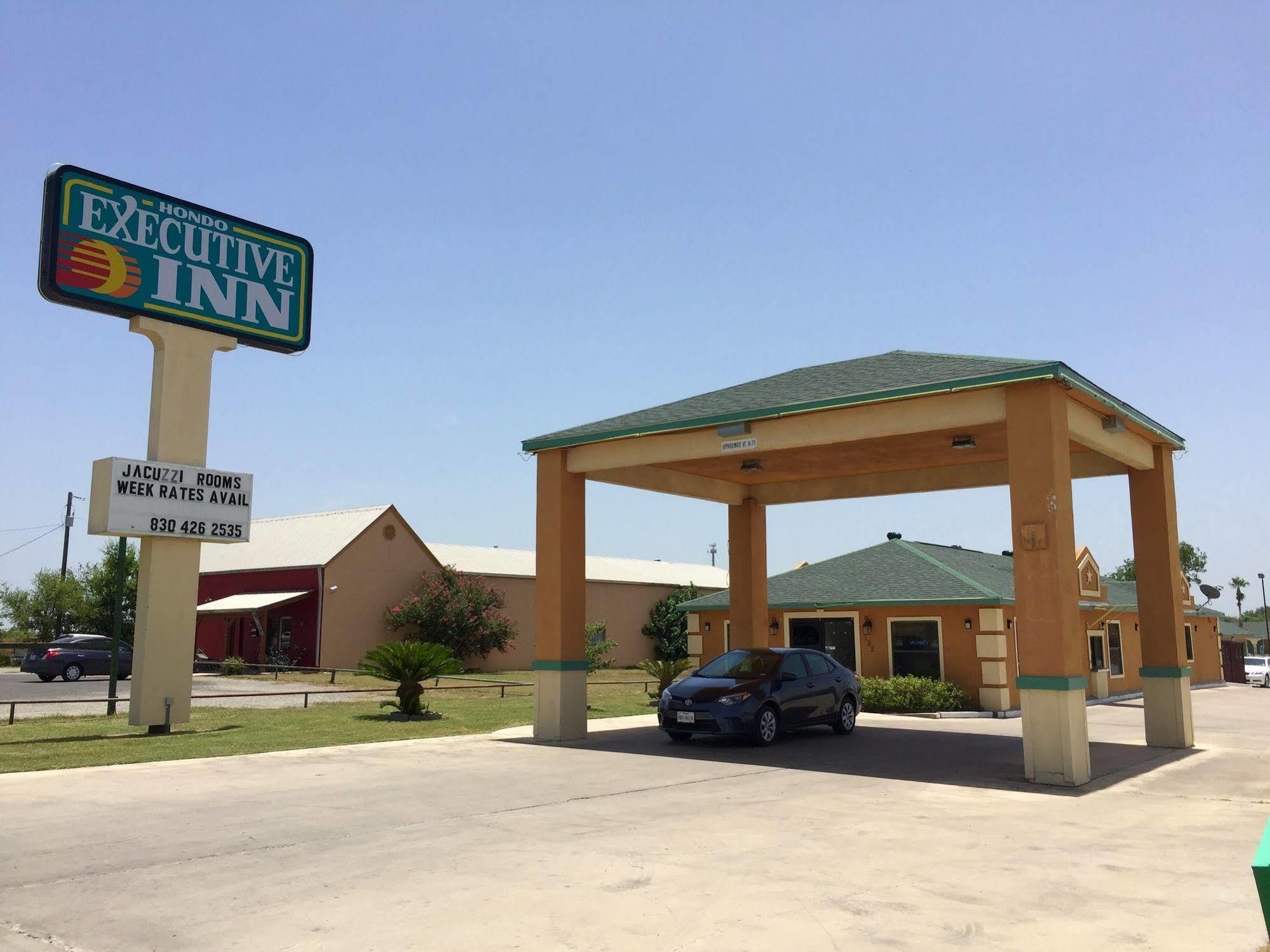 Executive Inn Hondo Exterior photo